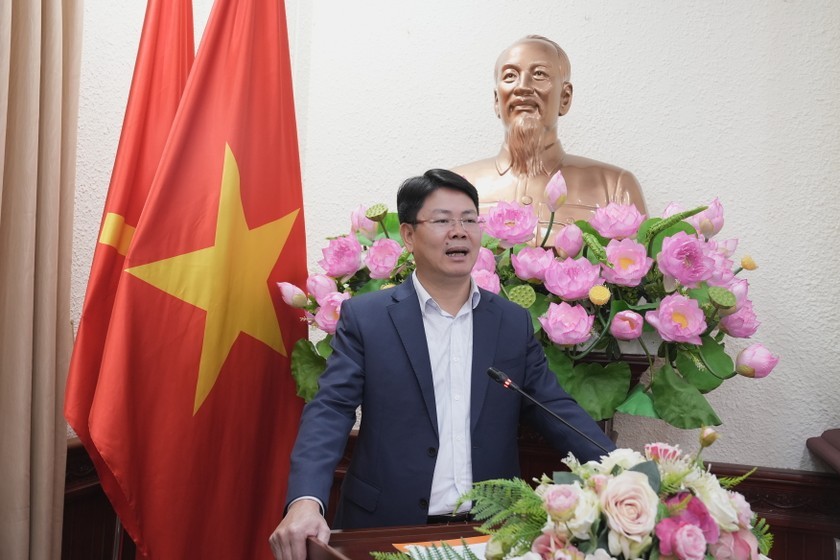 Live: Tọa đàm "Hoàn thiện chính sách, pháp luật về doanh nghiệp dân tộc tại Việt Nam" Live: Tọa đàm "Hoàn thiện chính sách, pháp luật về doanh nghiệp dân tộc tại Việt Nam"