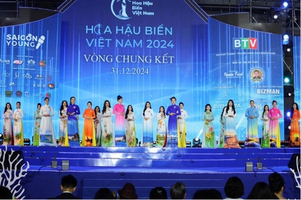 Top 25 thí sinh Hoa Hậu Biển Việt Nam 2024 trong phần thi trình diễn trang phục áo dài