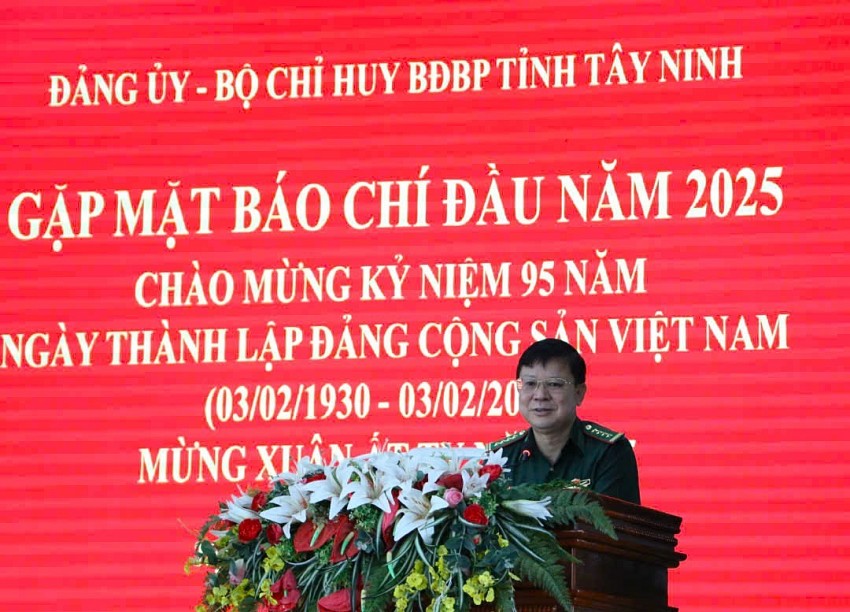 Đại tá Phạm Đình Triệu – Bí thư Đảng ủy, Chính ủy BĐBP Tây Ninh phát biểu tại buổi gặp mặt.