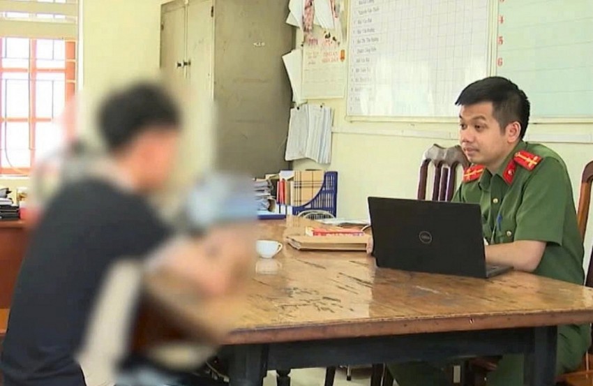 Đối tượng Hồ Tiểu Bảo tại cơ quan công an