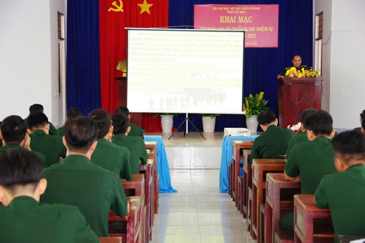 Nâng cao kiến thức cho đội ngũ cán bộ Bộ đội Biên phòng Cà Mau