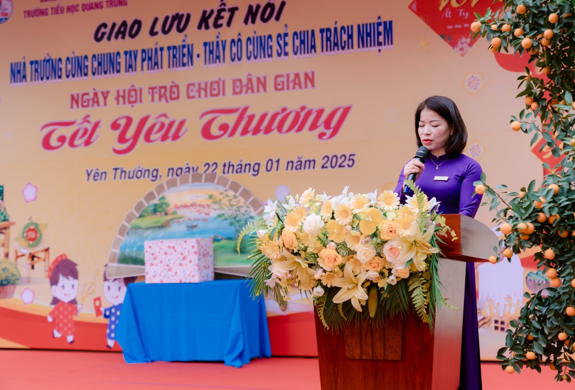 Hiệu trưởng Nguyễn Thị Thu Đông chia sẻ về những ngày đầu đầy thử thách của Trường Tiểu học Quang Trung.