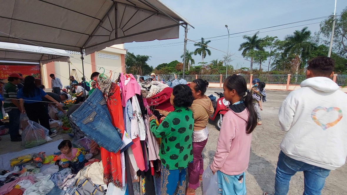 Kiên Giang: 150 suất quà trao đến bà con nghèo ăn Tết