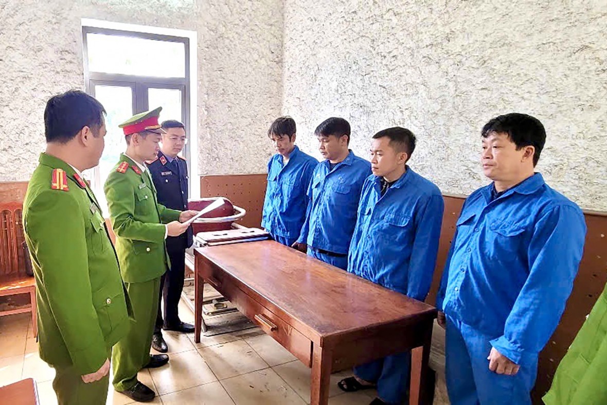 Quảng Ninh: Bắt giữ 5 đối tượng khai thác, tiêu thụ hơn 56 nghìn tấn đất đá đen trái phép