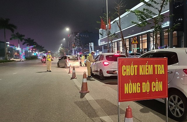 25 người thiệt mạng vì tai nạn giao thông, hơn 2.000 tài xế vi phạm nồng độ cồn bị xử lý