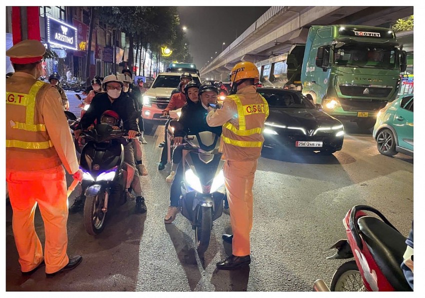 Ngày 28 tháng Chạp, CSGT xử lý hơn 1.800 tài xế vi phạm nồng độ cồn