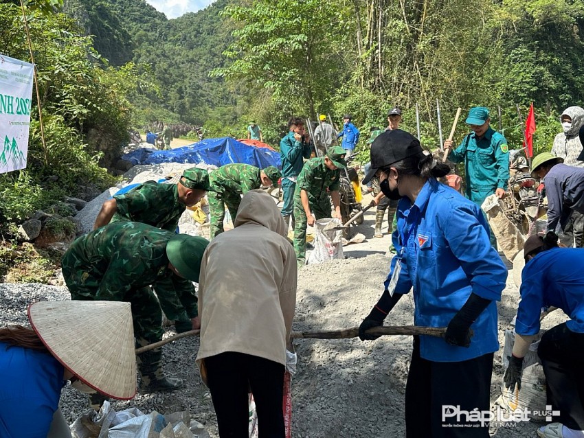 Bộ đội Biên phòng Cao Bằng chung tay xóa nhà tạm, nhà dột nát