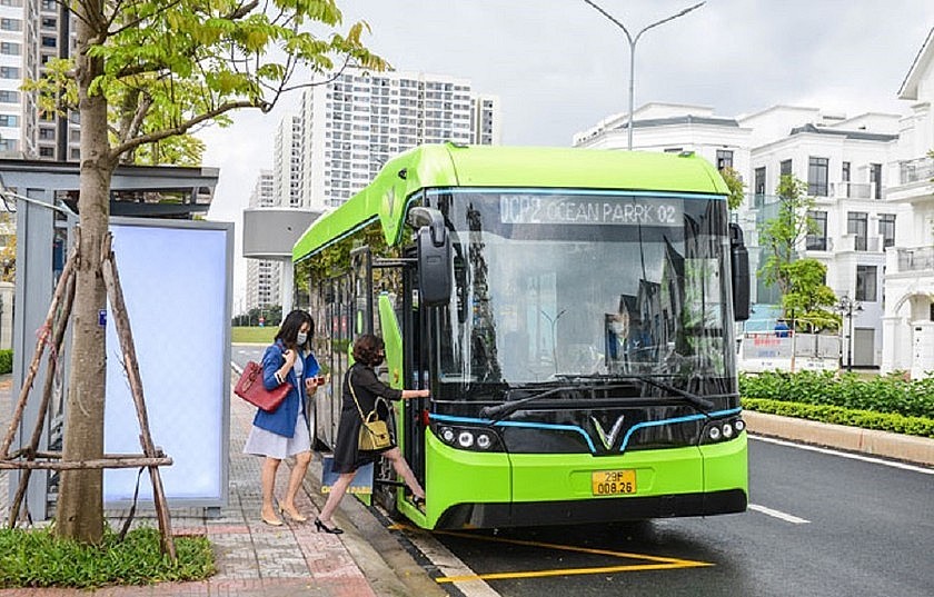 Nhiều doanh nghiệp tiên phong trong hành trình chuyển đổi xanh quốc gia. (Ảnh: VinBus)