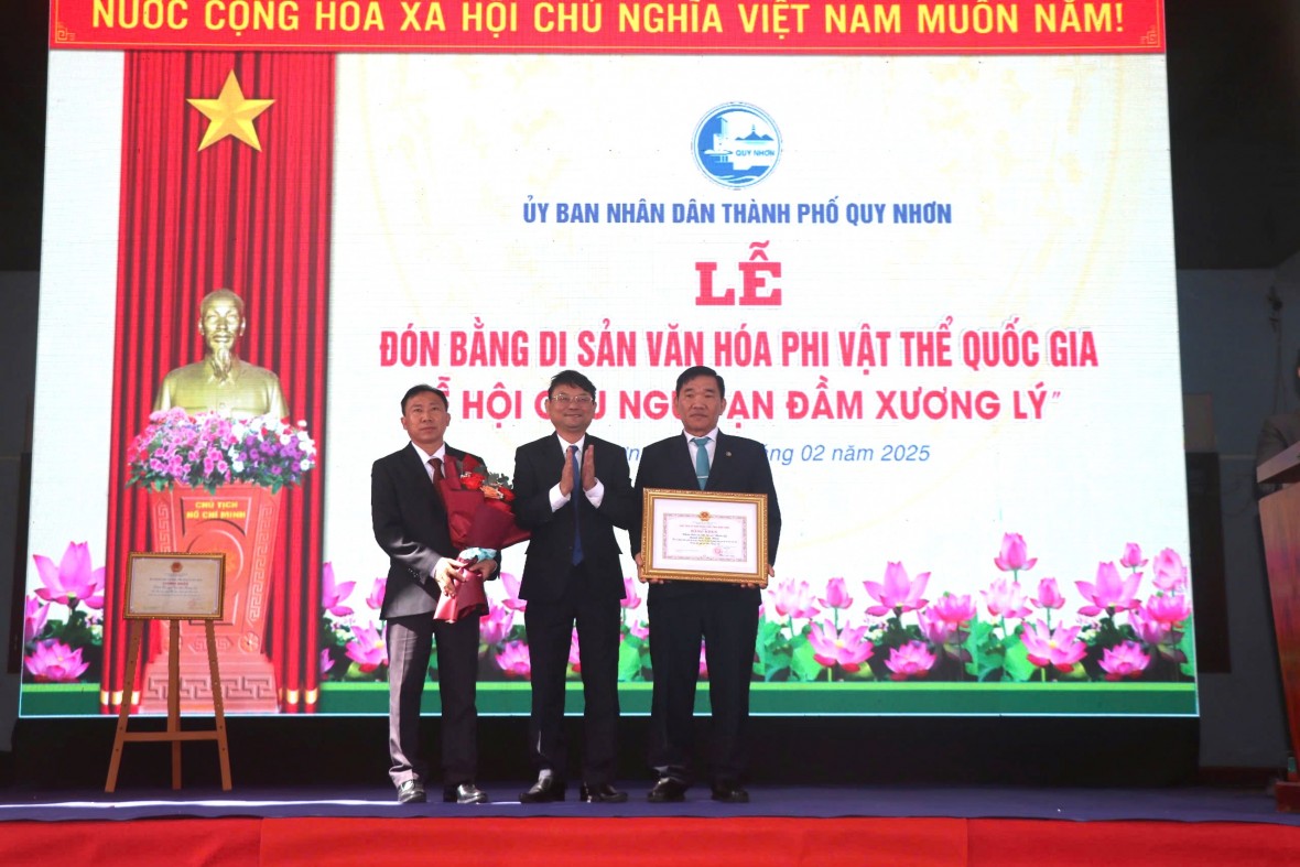 Bình Định đón nhận Bằng di sản văn hóa phi vật thể quốc gia “Lễ hội cầu ngư vạn đầm Xương Lý”