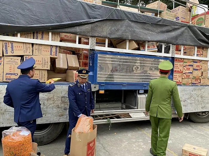 Yên Bái: Xử phạt lái xe chở rượu và thịt trâu không rõ nguồn gốc