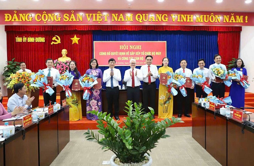 Bình Dương: Nhiều cán bộ thuộc Ban Thường vụ, Ban Chấp hành Tỉnh uỷ nghỉ hưu trước tuổi