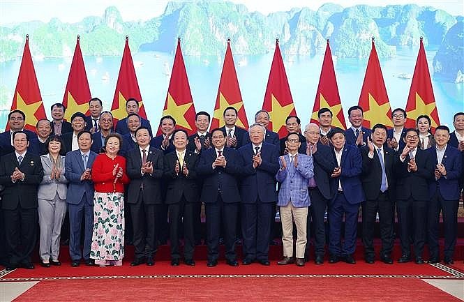 Thủ tướng Phạm Minh Chính với các doanh nghiệp. Ảnh: Dương Giang/TTXVN Thủ tướng Phạm Minh Chính với các doanh nghiệp. Ảnh: Dương Giang/TTXVN