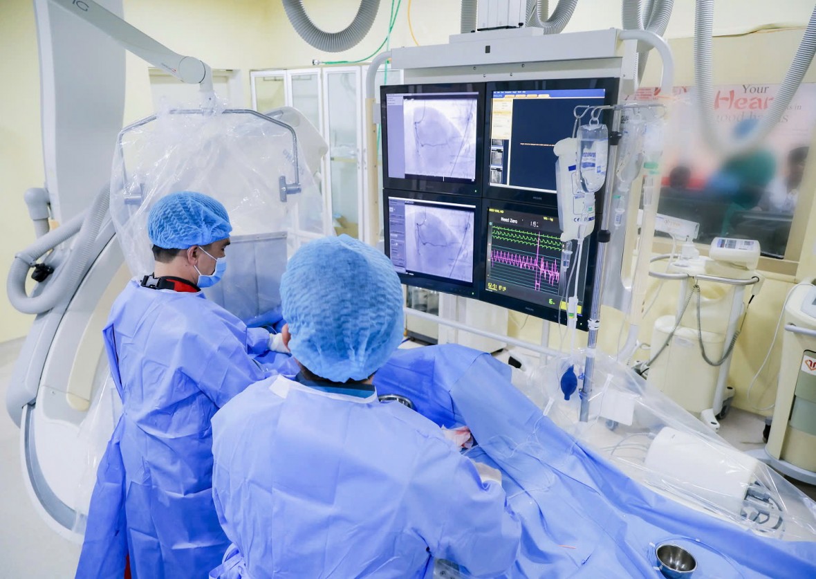 Cứu sống một cụ ông 71 tuổi ngưng tim, ngưng thở