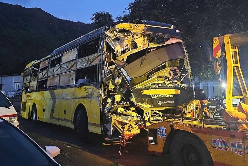 Hiện trường vụ tai nạn khiến 3 người chết