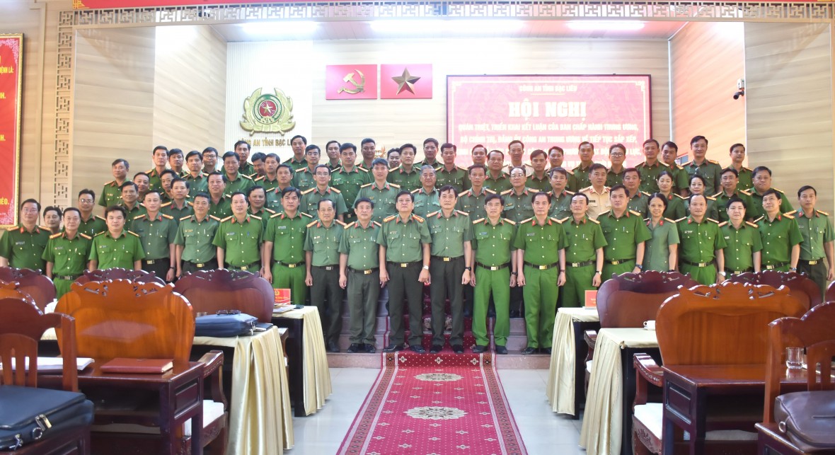 Sắp xếp, tinh gọn tổ chức bộ máy Công an Bạc Liêu hoạt động hiệu lực, hiệu quả Sắp xếp, tinh gọn tổ chức bộ máy Công an Bạc Liêu hoạt động hiệu lực, hiệu quả