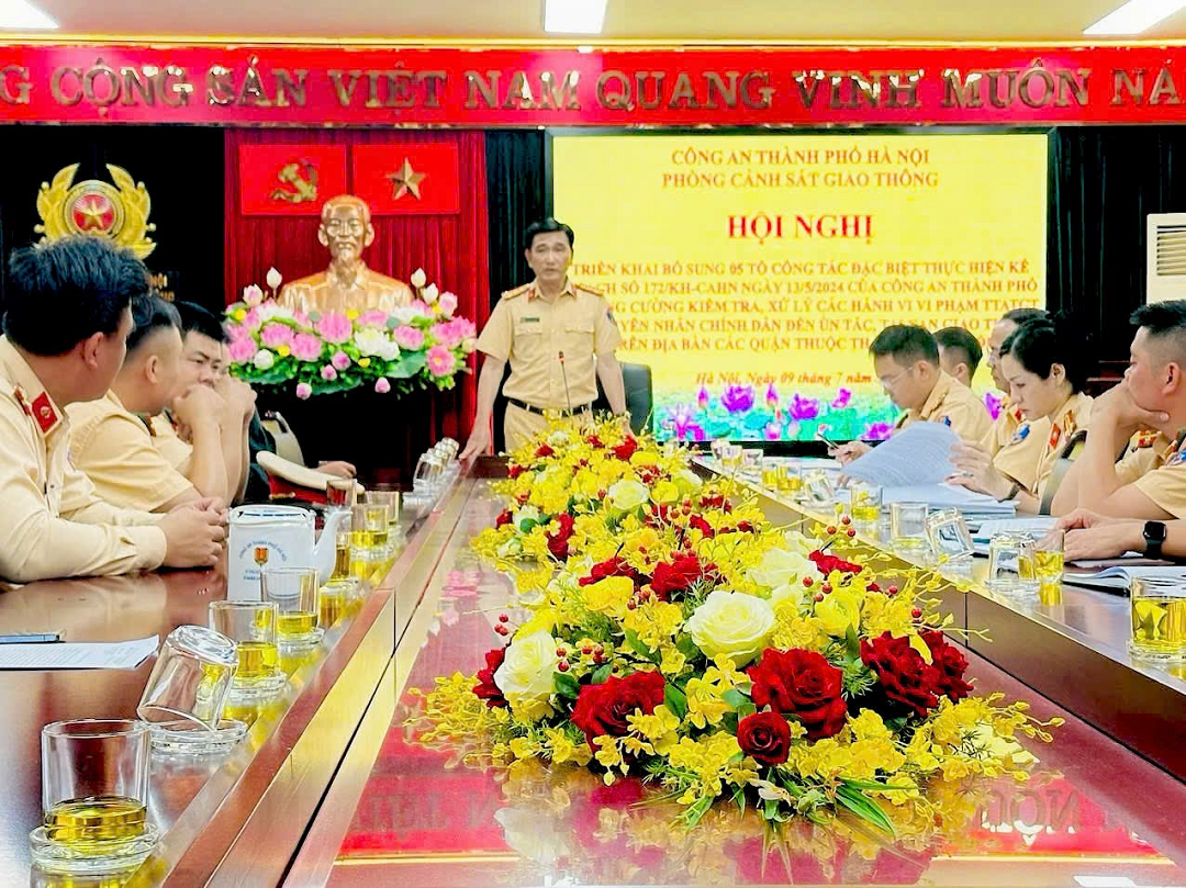 Hội nghị triển khai nâng tổng số 5 Tổ công tác đặc biệt lên 10 Tổ bảo đảm trật tự an toàn giao thông.