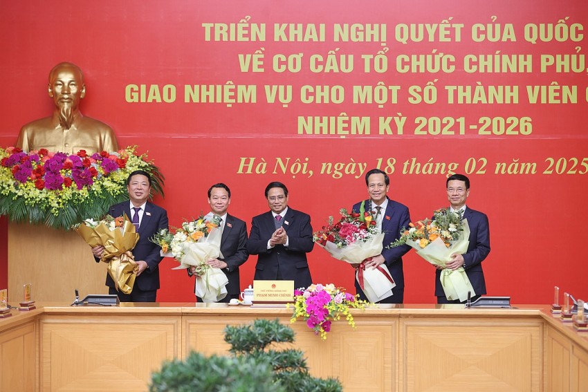 Thủ tướng Chính phủ giao nhiệm vụ cho một số thành viên Chính phủ nhiệm kỳ 2021-2026