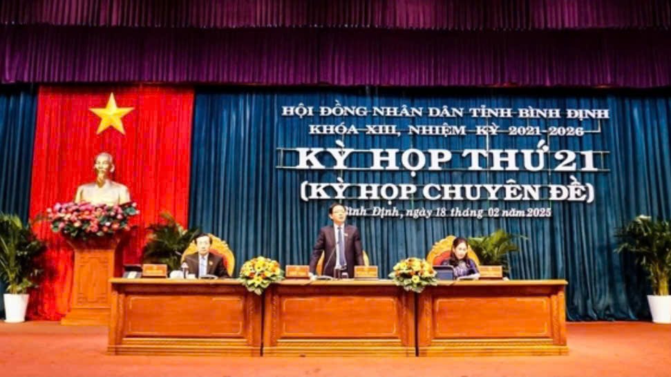 Bình Định: Hơn 100 cán bộ, lãnh đạo xin nghỉ hưu trước tuổi