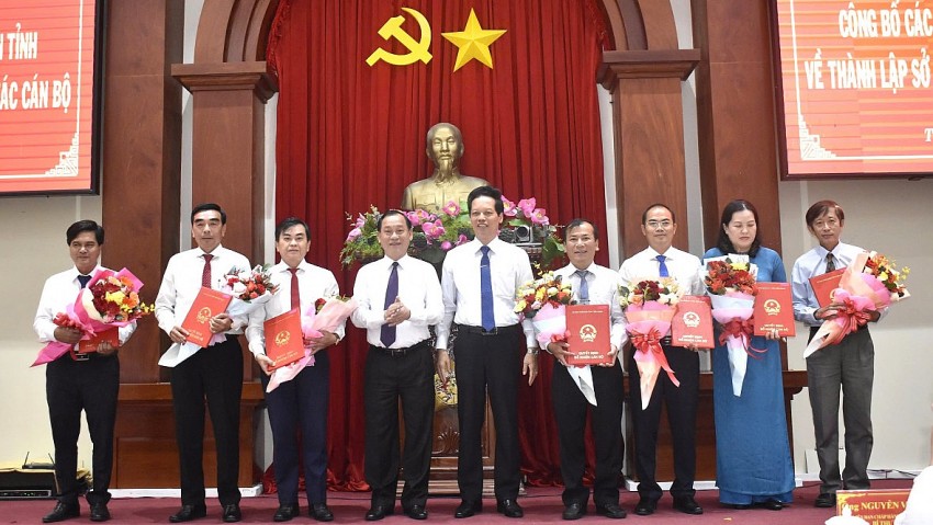 Tiền Giang: Công bố thành lập và trao quyết định bổ nhiệm lãnh đạo các sở