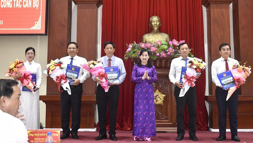 Tiền Giang: Công bố thành lập và trao quyết định bổ nhiệm lãnh đạo các sở