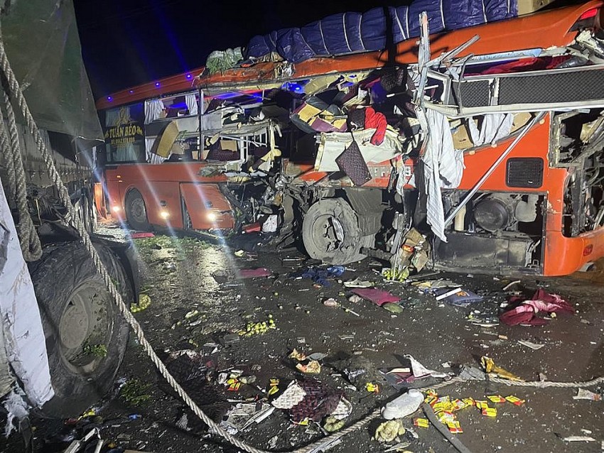 Khẩn trương khắc hậu quả, điều tra, làm rõ nguyên nhân vụ tai nạn đặc biệt nghiêm trọng tại Sơn La