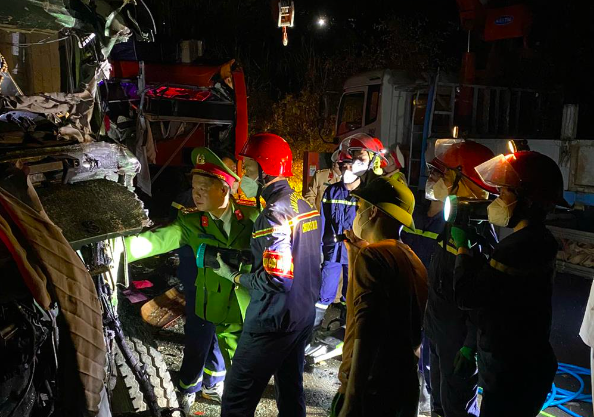 Khẩn trương khắc hậu quả, điều tra, làm rõ nguyên nhân vụ tai nạn đặc biệt nghiêm trọng tại Sơn La