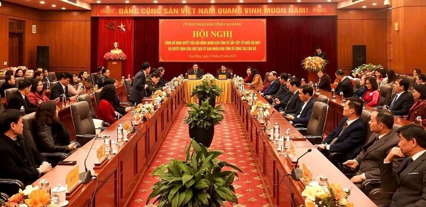 Cao Bằng công bố các quyết định về sắp xếp tổ chức bộ máy và công tác cán bộ