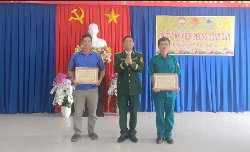 Tưng bừng Ngày Hội Biên phòng toàn dân ở các địa phương vùng biên giới