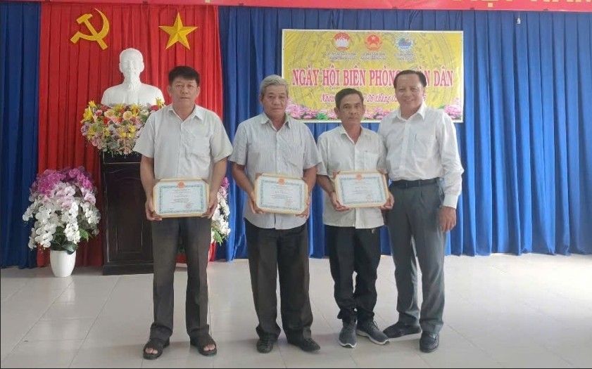 Tưng bừng Ngày Hội Biên phòng toàn dân ở các địa phương vùng biên giới