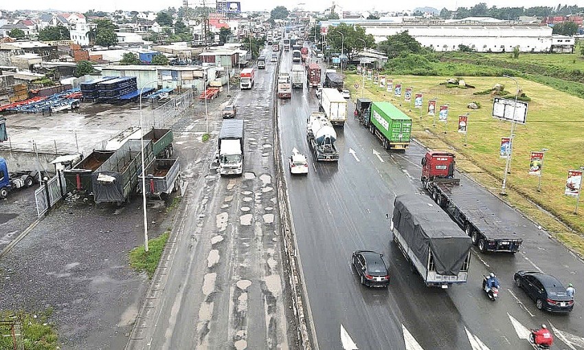 Quốc lộ 51 đoạn gần Khu du lịch Sơn Tiên (TP Biên Hòa).