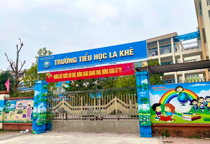 Trường tiểu học La Khê, quận Hà Đông, Hà Nội - nơi xảy ra sự việc trong phản ánh.