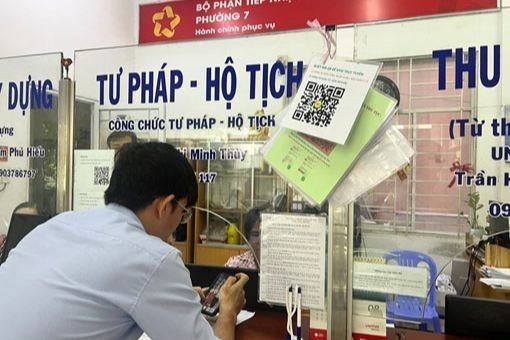 Đi đăng ký kết hôn không cần trình Giấy xác nhận độc thân; khai sinh cho con không cần nộp Đăng ký kết hôn Đi đăng ký kết hôn không cần trình Giấy xác nhận độc thân; khai sinh cho con không cần nộp Đăng ký kết hôn