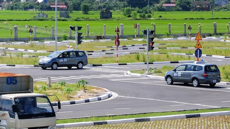 Bắt giữ "nữ quái" thuê hàng chục chiếc ô tô tự lái mang đi bán và cầm cố lấy tiền tiêu xài