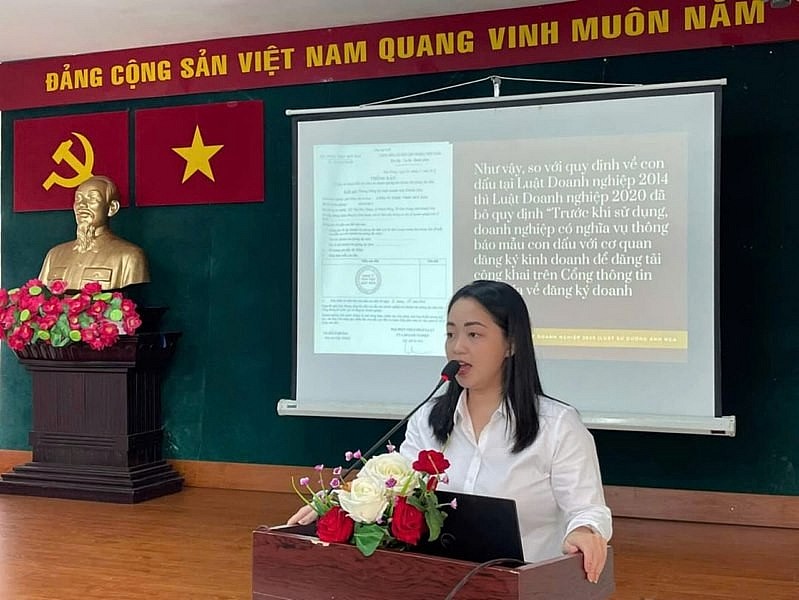 Theo luật sư Dương Ánh Nga, luật sư cần có sự nhạy bén và tư duy logic trong việc tiếp cận tài liệu và bằng chứng.