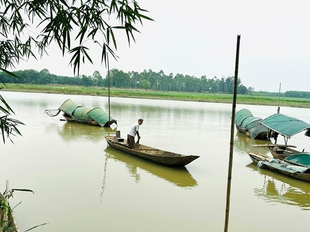 Bờ Đông bến đò Cố Xin.