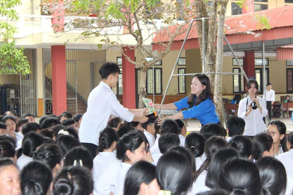 Học sinh nắm bắt tốt nội dung chuyển đổi số.