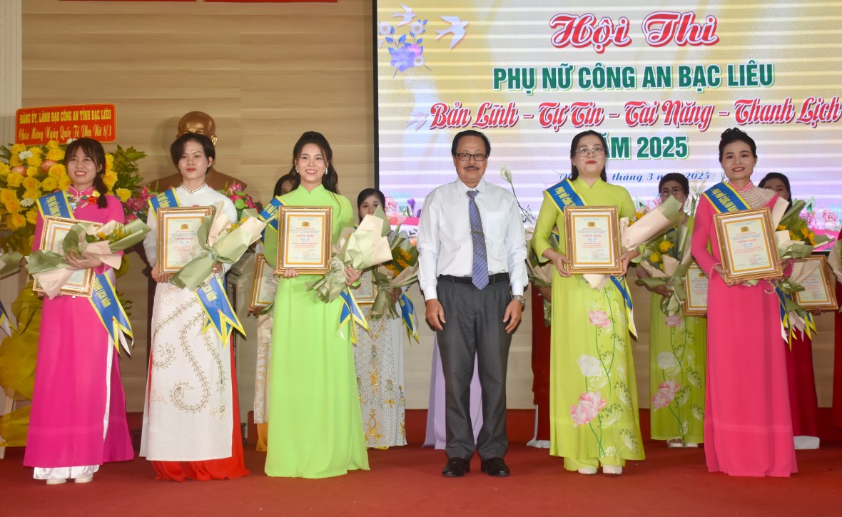 Tưng bừng hội thi “Phụ nữ Công an Bạc Liêu Bản lĩnh - Tự tin - Tài năng - Thanh lịch”