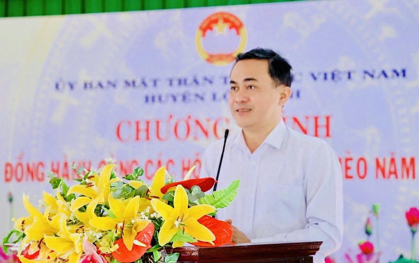 Tân Phó Chủ tịch UBND tỉnh Bình Phước Lê Trường Sơn. Tân Phó Chủ tịch UBND tỉnh Bình Phước Lê Trường Sơn.