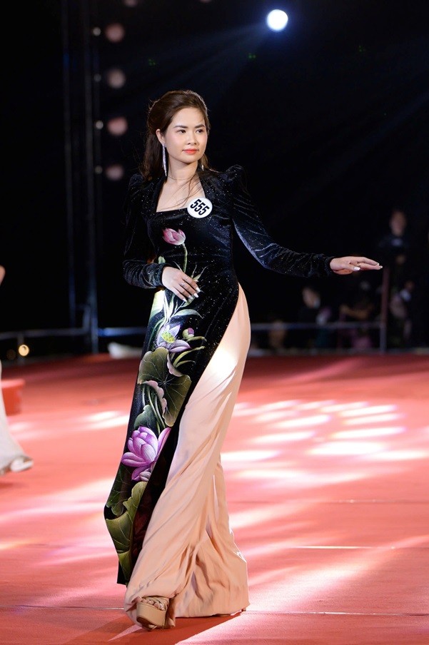 Vương miện Hoa hậu Doanh nhân Hoàn vũ Việt Nam lấy cảm hứng từ hoa sen