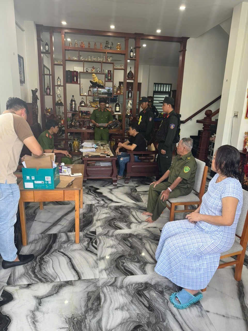 Cận cảnh đường dây cá độ bóng đá qua mạng gần 400 tỷ đồng vừa bị Công an Kiên Giang đánh sập