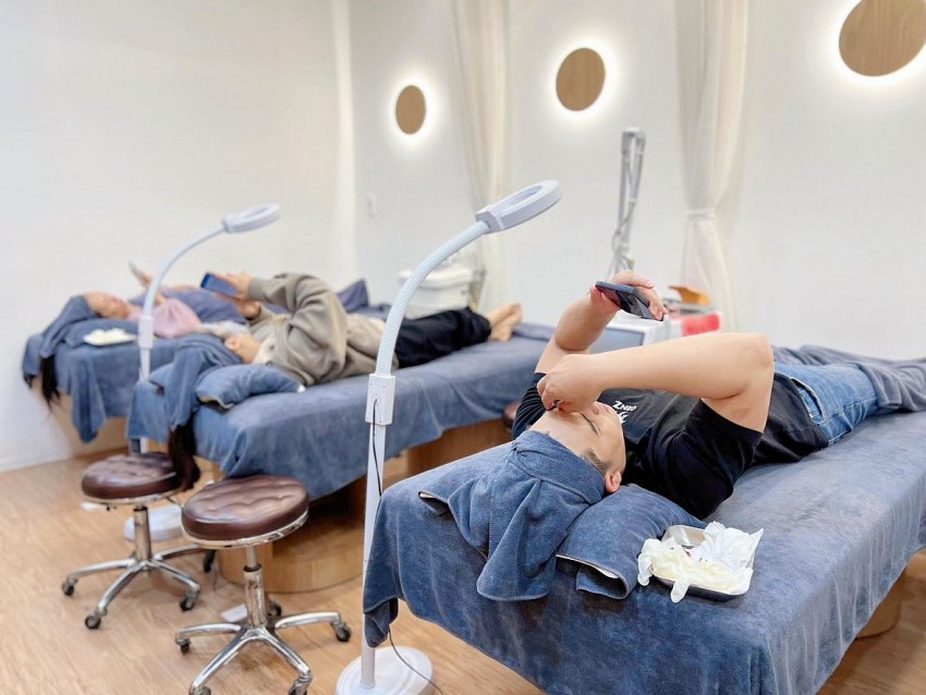 Đình chỉ hoạt động khám, chữa bệnh tại Công ty TNHH AZ Skin Medical Spa