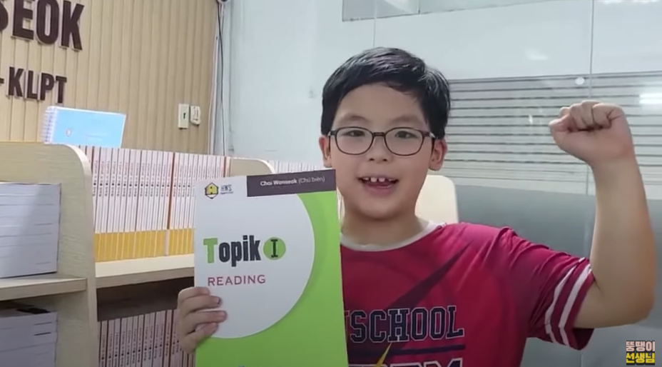 Bé Choi Chuwon, thí sinh trẻ nhất Việt Nam thi đạt Chứng chỉ TOPIK 1 