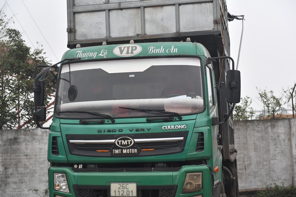 Xe siêu cơi nới, hết hạn đăng kiểm tung hoành ở Khu công nghiệp Cái Lân