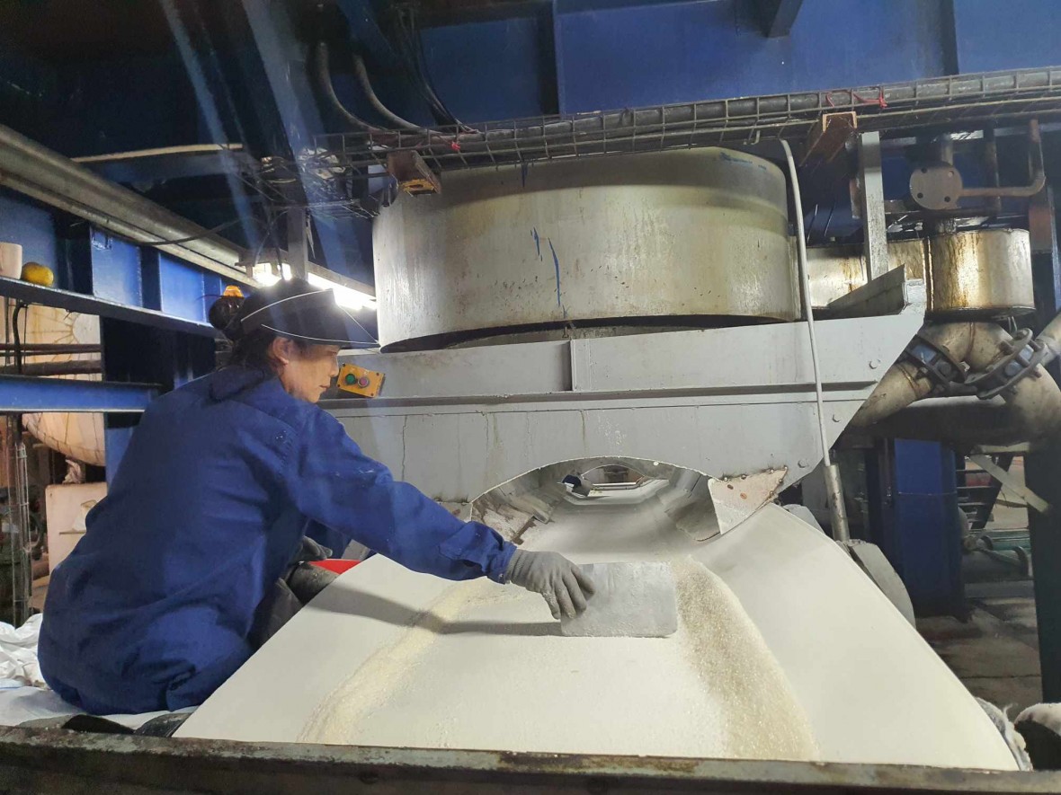 Sản xuất đường tại nhà máy mía đường Sông Con.