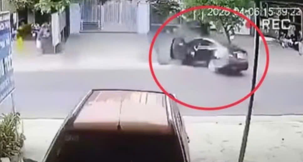 Ô tô "mất lái" khiến một người tử vong ở Phú Yên.