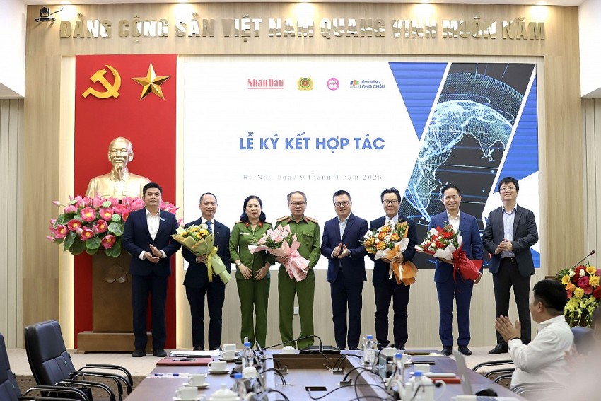 Báo Nhân Dân và FPT Long Châu sẽ đồng hành trong công tác truyền thông y tế vì sức khỏe cộng đồng. Báo Nhân Dân và FPT Long Châu sẽ đồng hành trong công tác truyền thông y tế vì sức khỏe cộng đồng.