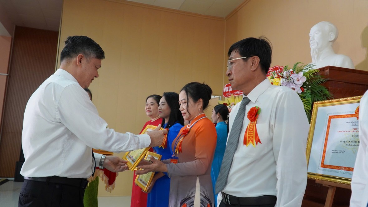 Kiên Giang: Huyện An Minh đạt chuẩn huyện nông thôn mới