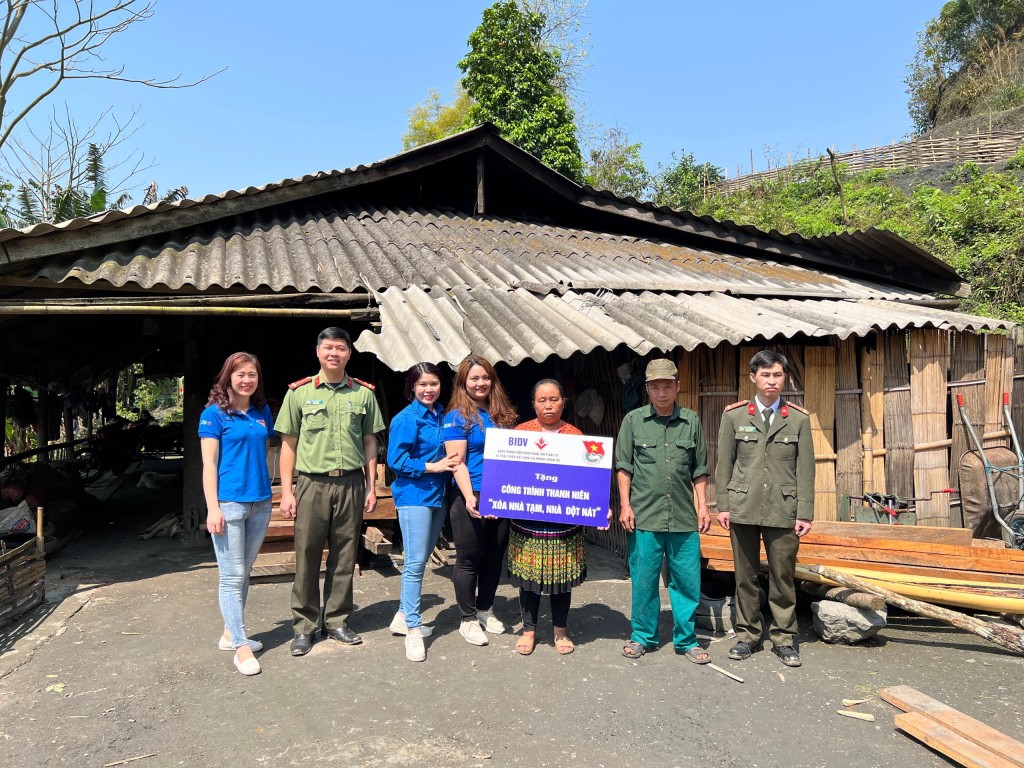 Cao Bằng: Đẩy mạnh tuyên truyền về Chương trình hỗ trợ xóa nhà tạm, nhà dột nát Cao Bằng: Đẩy mạnh tuyên truyền về Chương trình hỗ trợ xóa nhà tạm, nhà dột nát