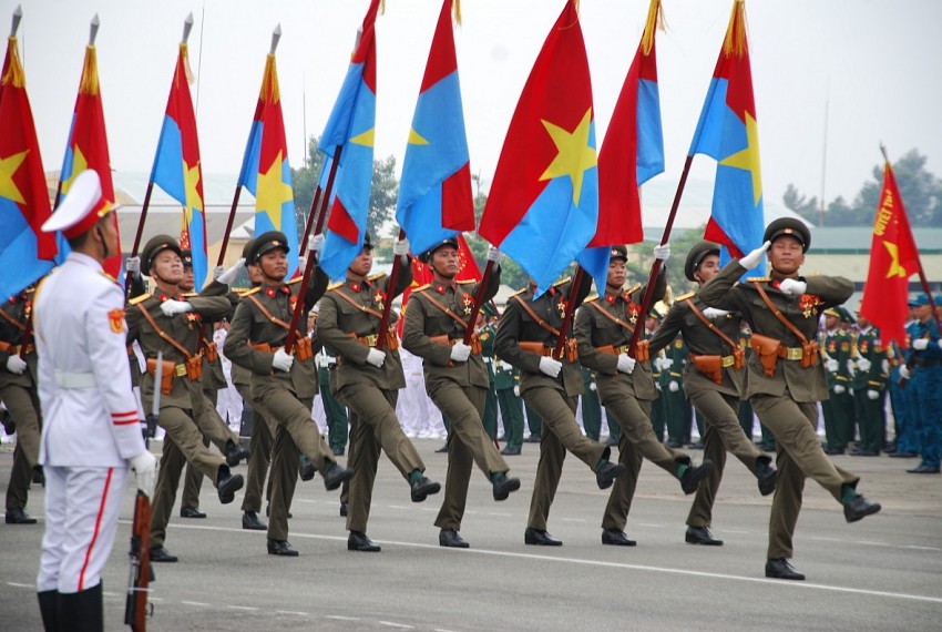 Khối đại diện năm cánh quân.