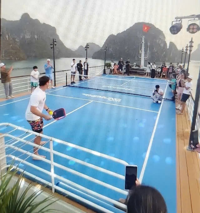 Xác minh, làm rõ vụ việc tổ chức cho du khách chơi pickleball trên boong tàu du lịch vịnh Hạ Long